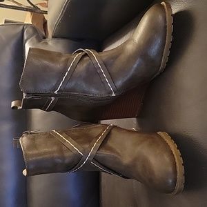 Women's booties size 8.5.
